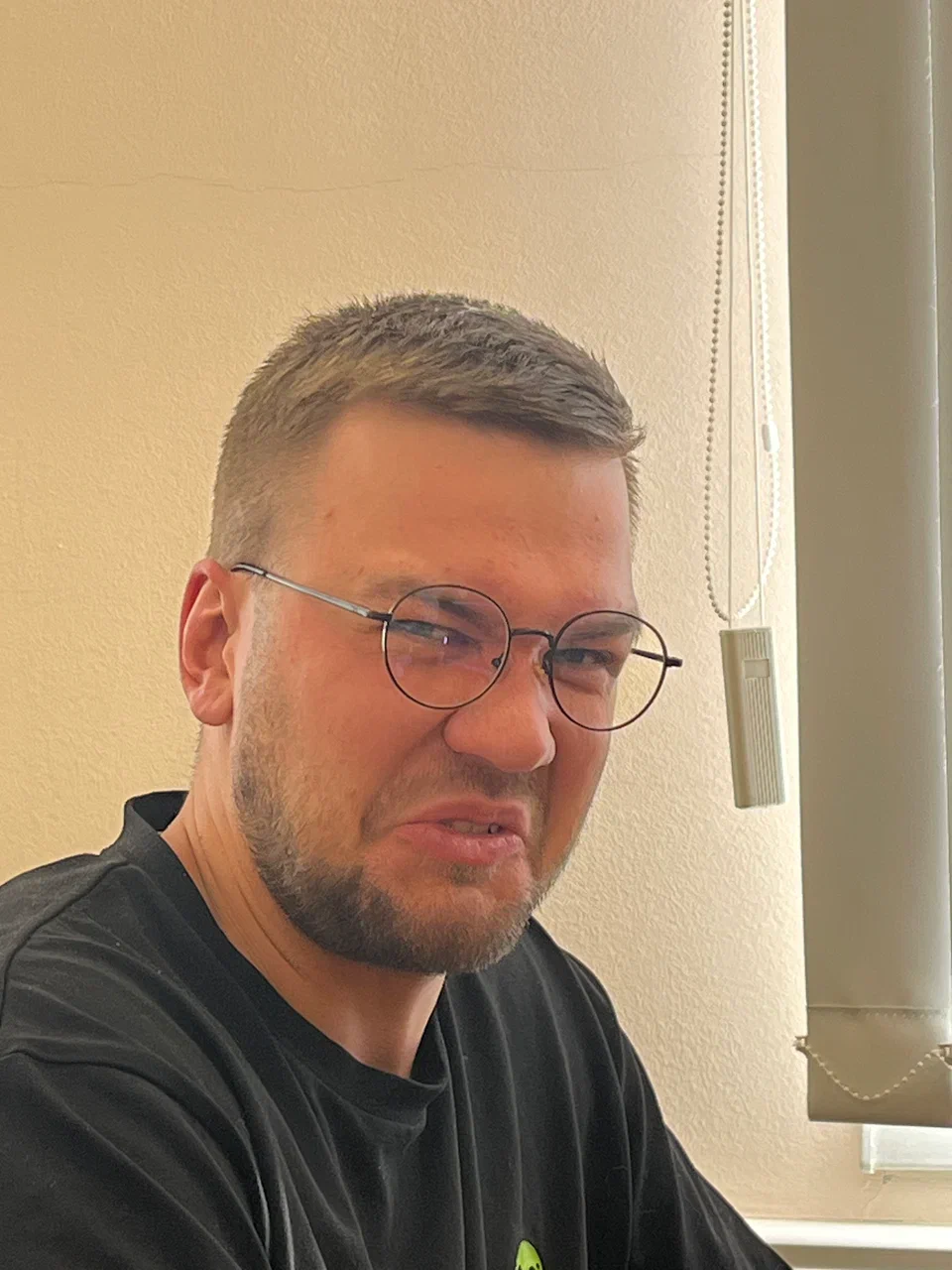 Джастин с косичками